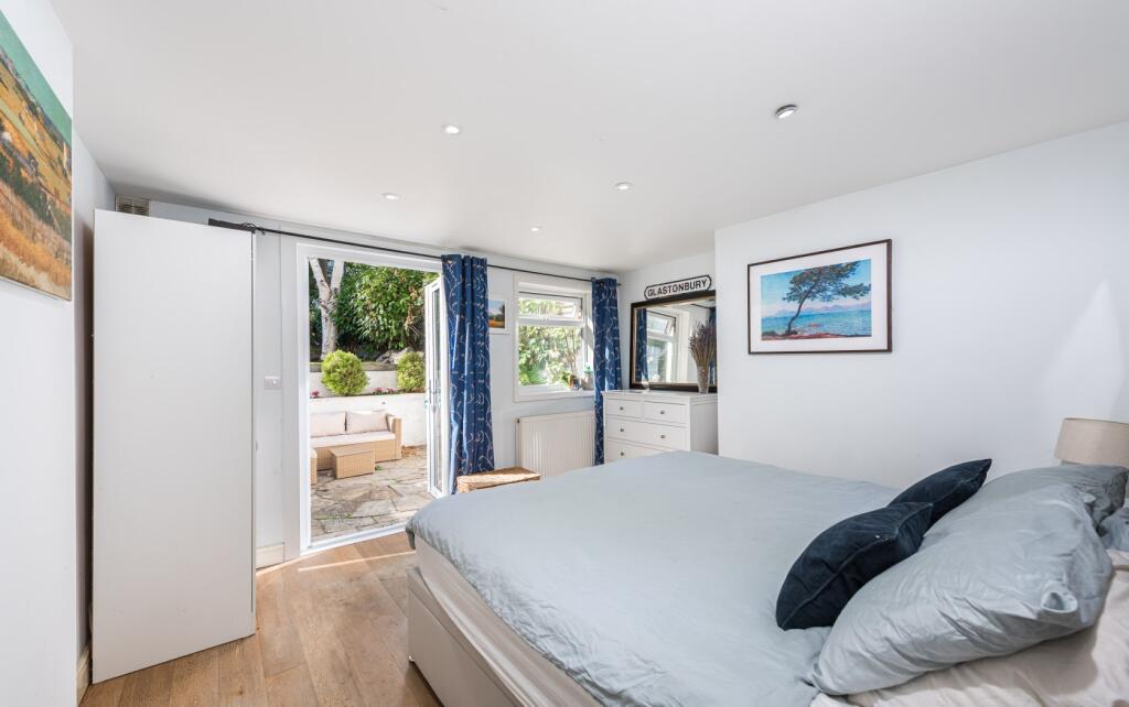 Apartment in London - View 4