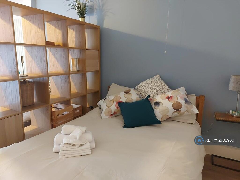 Main image of property: Bow Road, London, E3