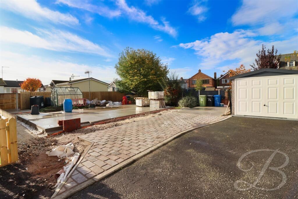 2-bed caravan on 74, Riverdale Park, Staveley, £155,000