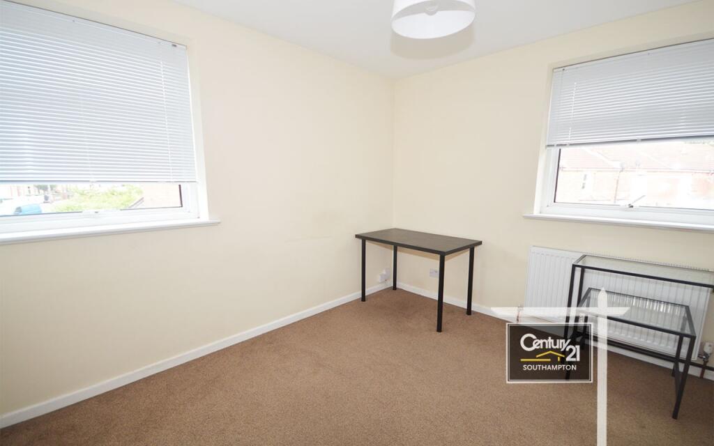 Apartment in Southampton, Shirley Park - View 4