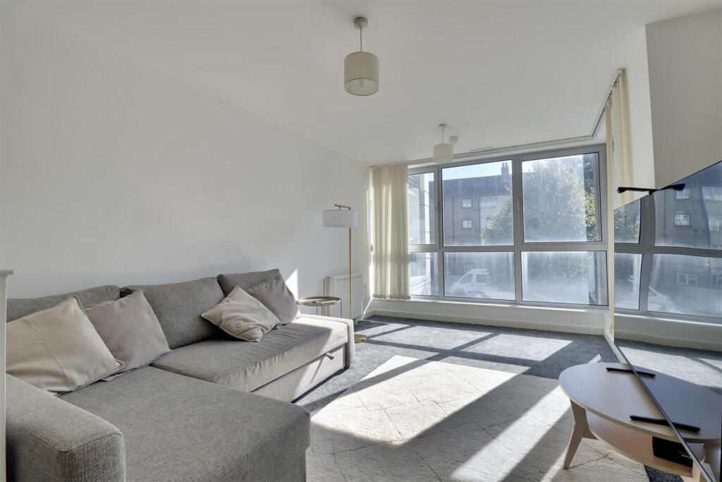 Apartment in Portsmouth - View 3