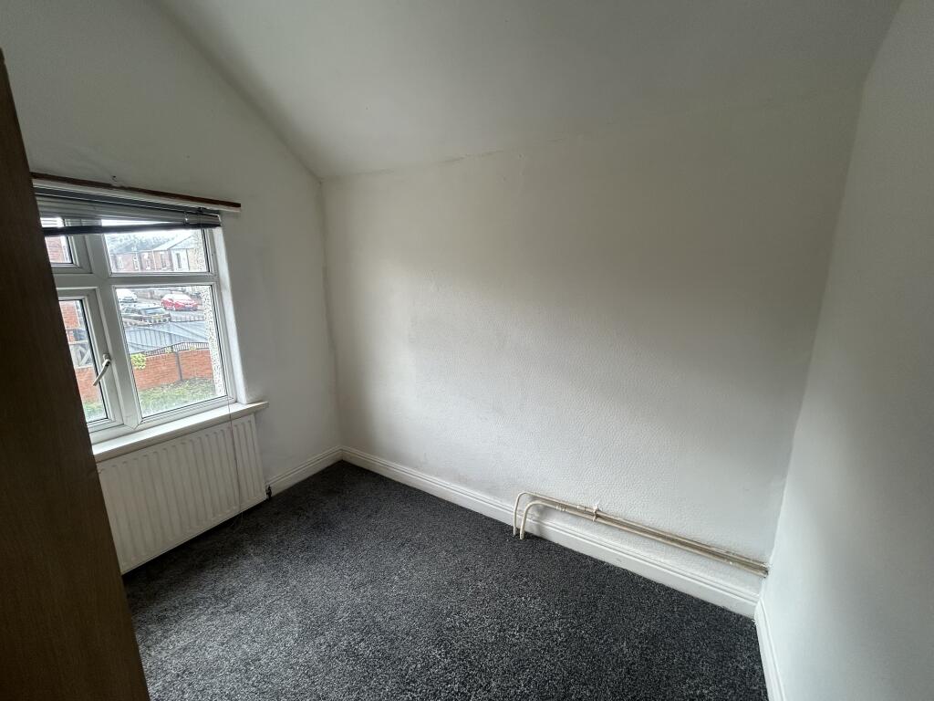 House in Rotherham, Dinnington St. John's - More