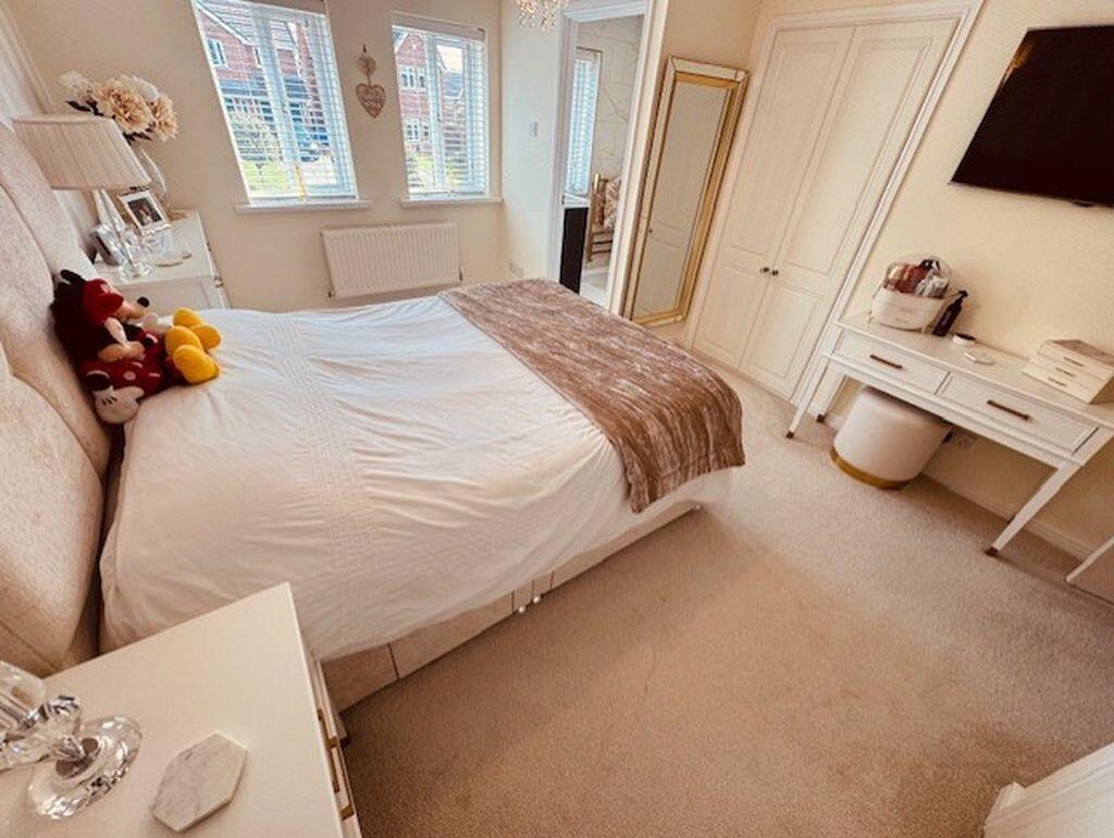 House in Stoke-on-Trent - More
