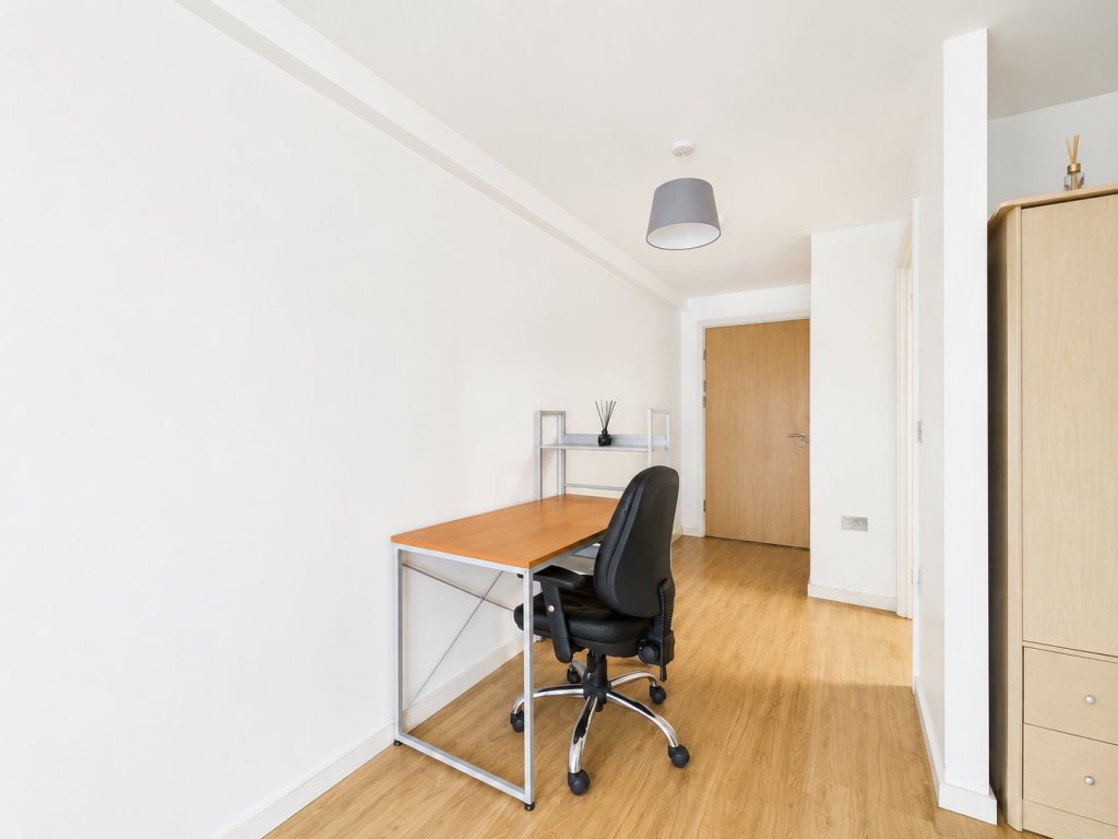 Apartment in Nottingham, Nottinghamshire - View 5