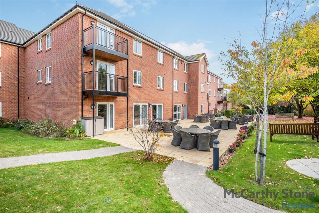 Main image of property: Oakhill Place, High View, Bedford, Bedfordshire, MK41 8FB