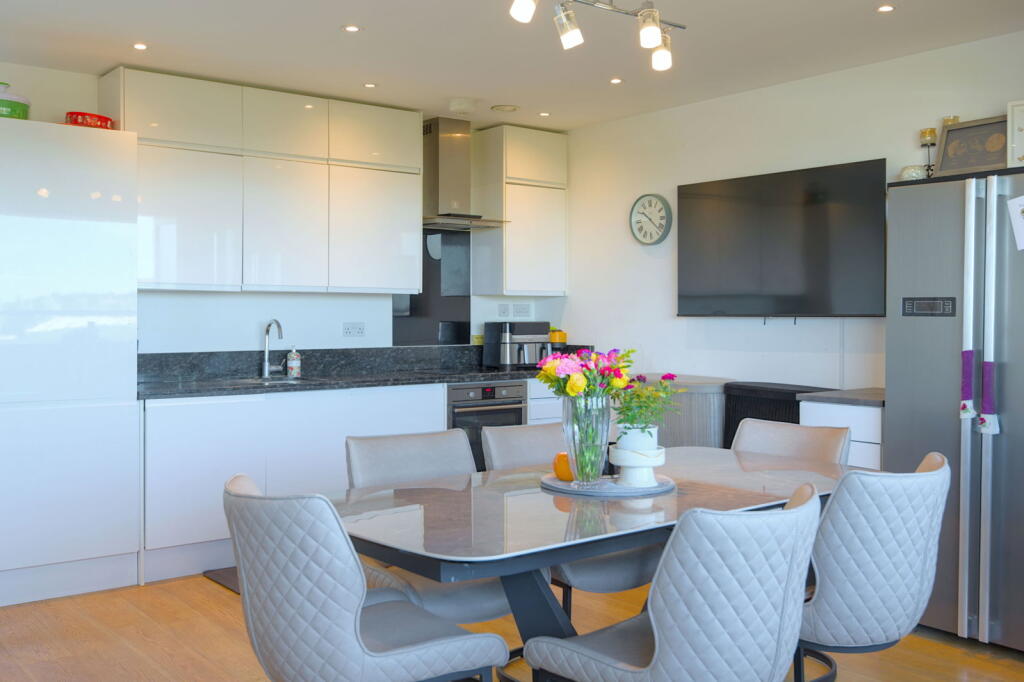 Apartment in Watford - View 4
