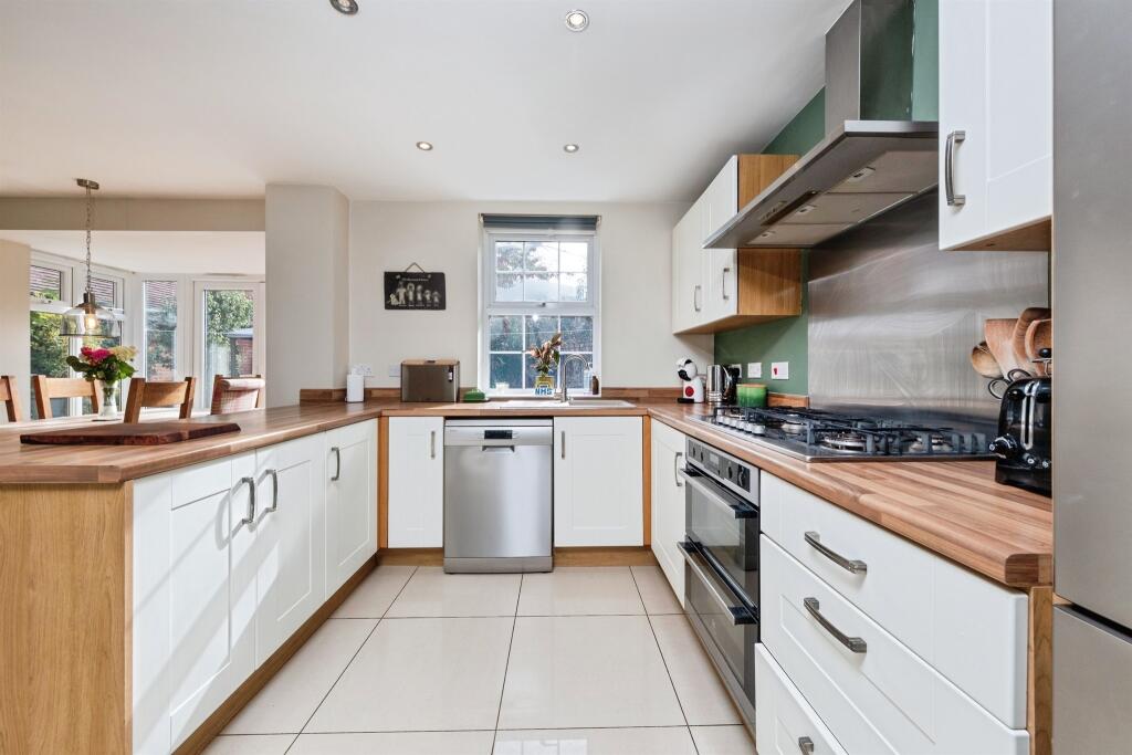 House in Buckingham, Buckinghamshire - View 5