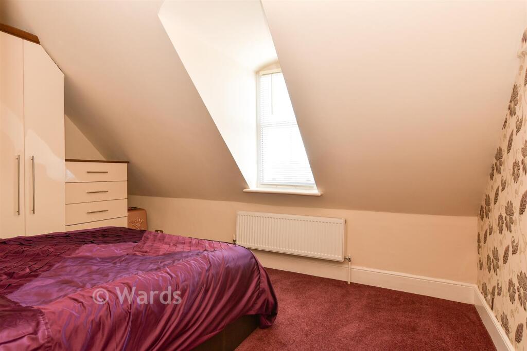 Apartment in Rochester, Kent - More