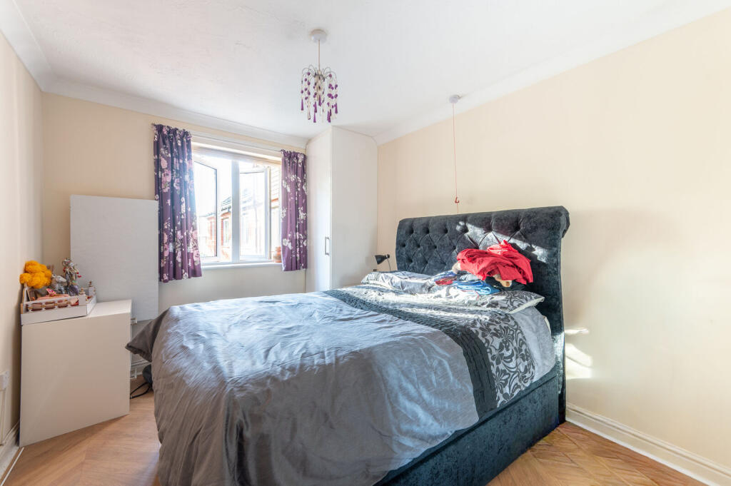 Apartment in London - More