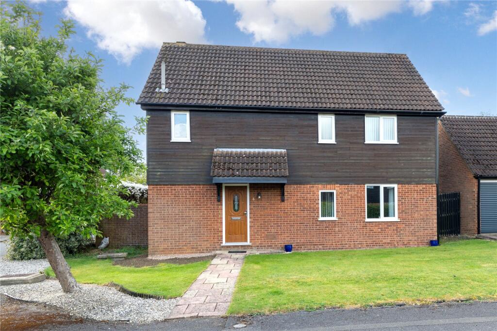 Main image of property: Alverton, Great Linford, Milton Keynes, Buckinghamshire, MK14
