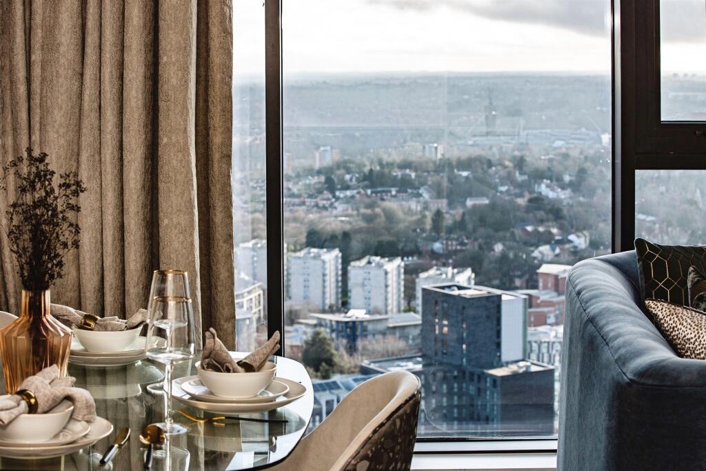 Apartment in Birmingham, West Midlands - View 4