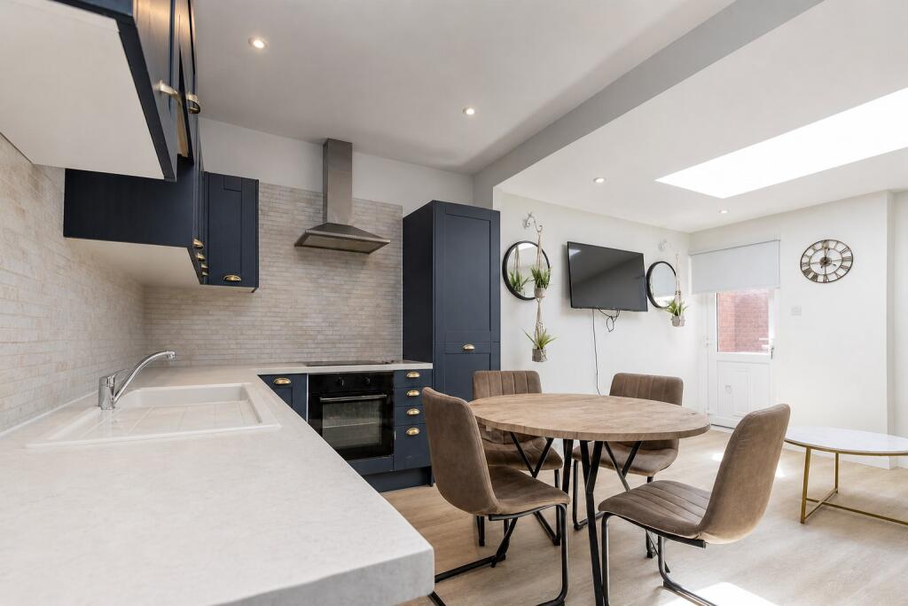 5 bedroom house for rent