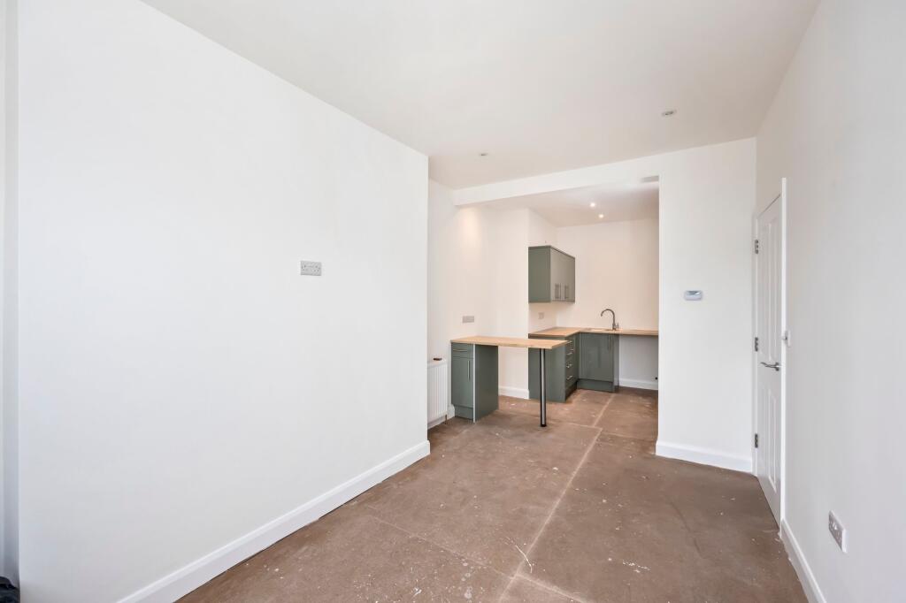 Apartment in Tonbridge - View 4