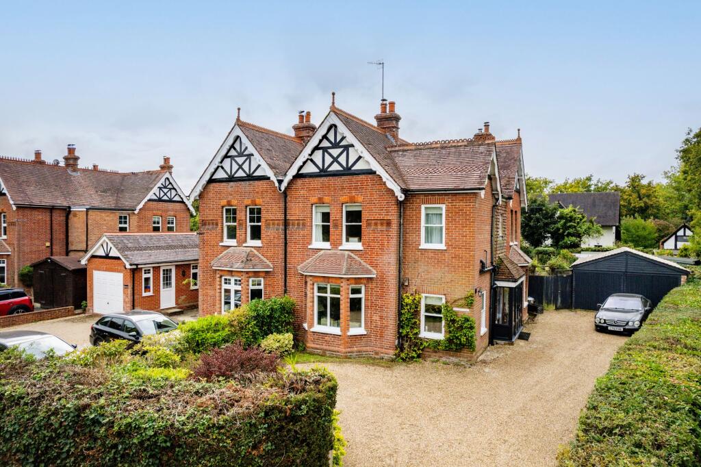 Main image of property: Tandridge Lane, Lingfield, RH7
