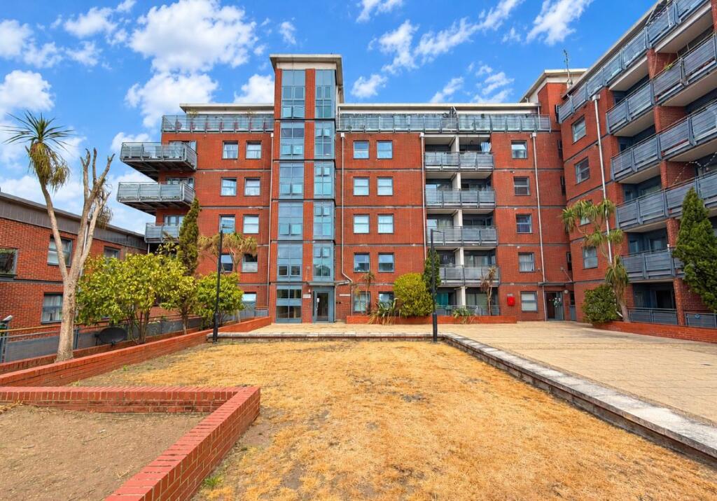 Main image of property: Flat 27 Butterfield House, Berber Parade, Charlton, London, SE18 4GA