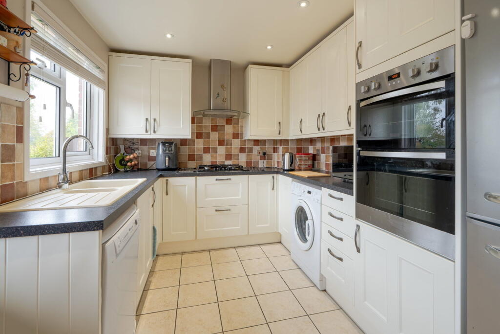 House in South Oxfordshire, Woodcote - View 3
