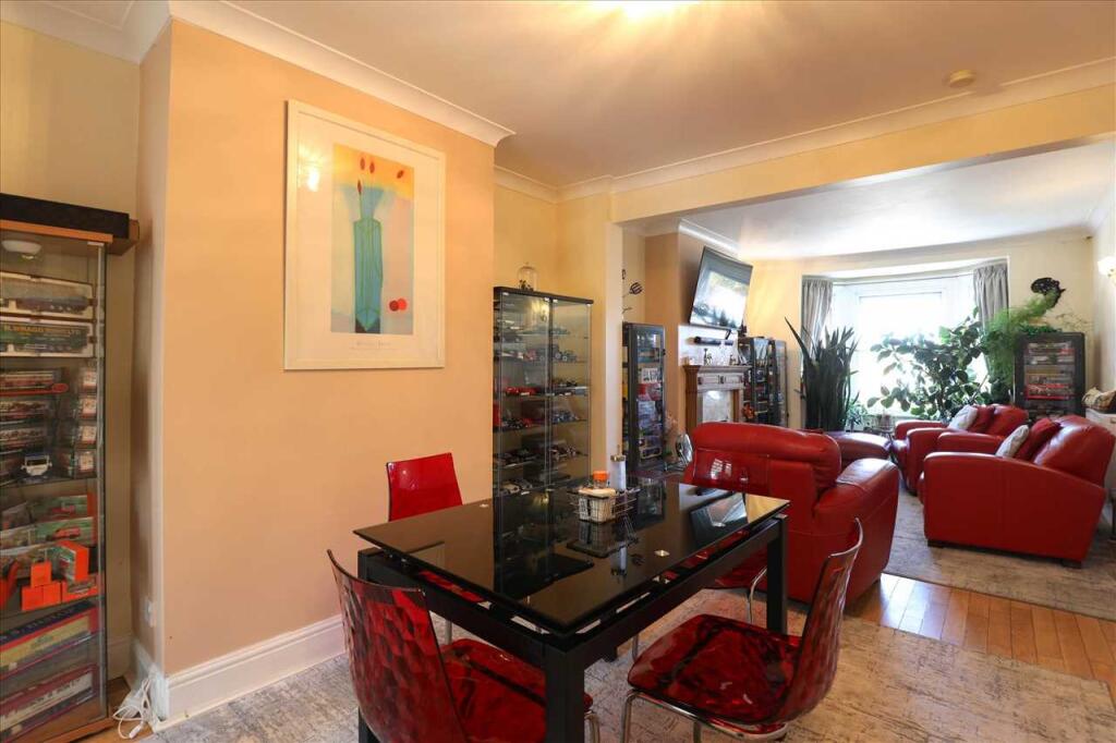 High Street, Burton Latimer - View 4