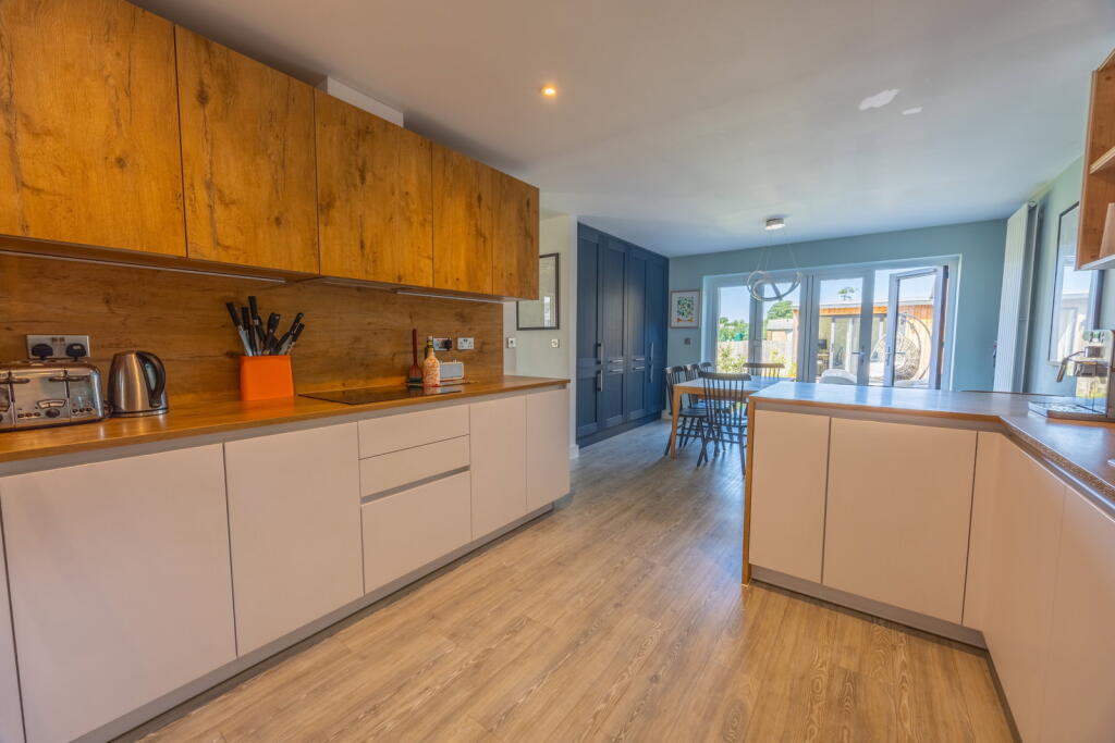House in Keynsham, Bath and North East Somerset - More