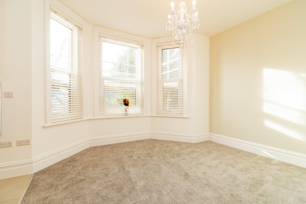 Apartment in Bournemouth, Boscombe - View 5