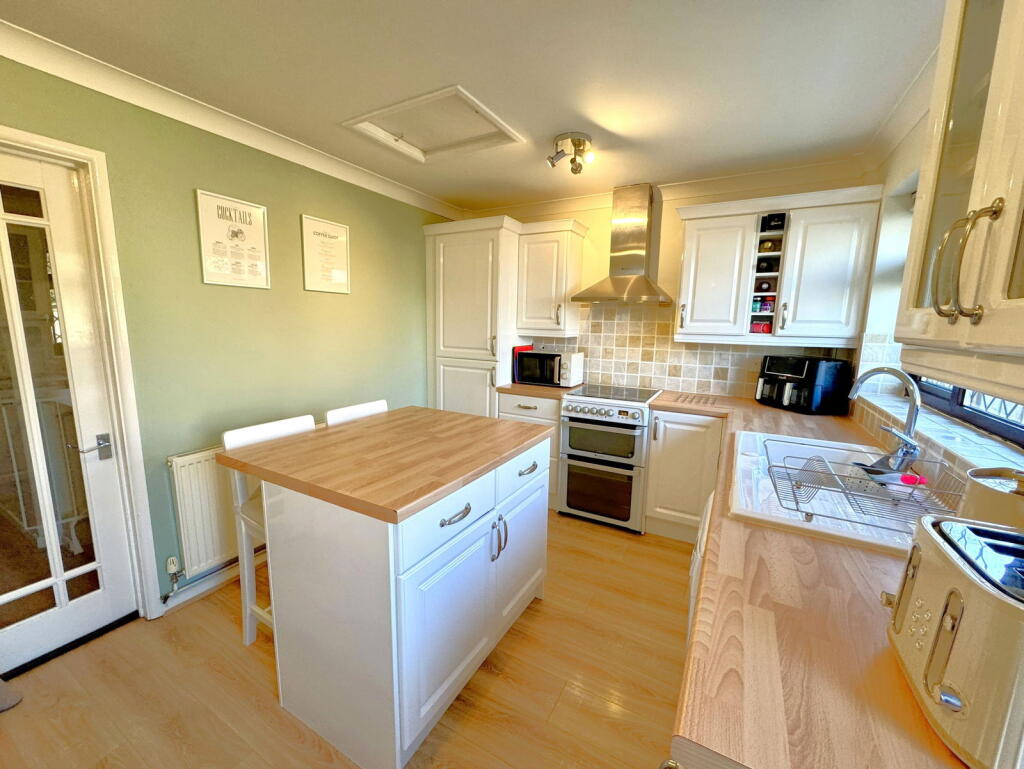 15 Spring Park, Woolwell, Plymouth, PL6 7SL photo 4