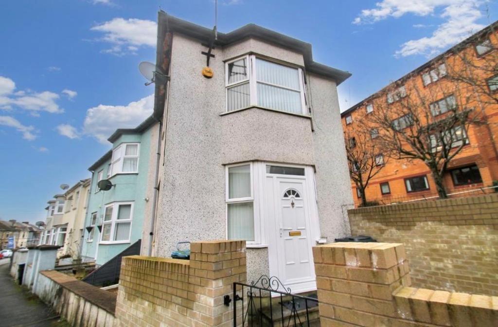 Main image of property: Holland Street, Ebbw Vale, Blaenau Gwent, NP23 6HY