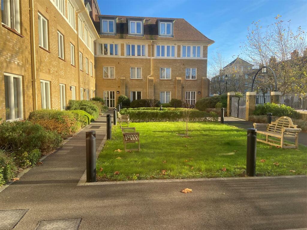 1-bed other on Peverell Avenue East, Poundbury, £65,000