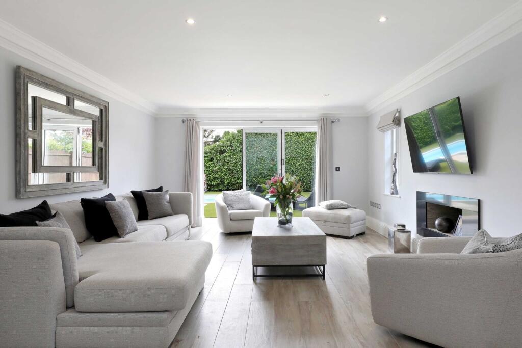 House in Hemel Hempstead, Beaconsfield - More