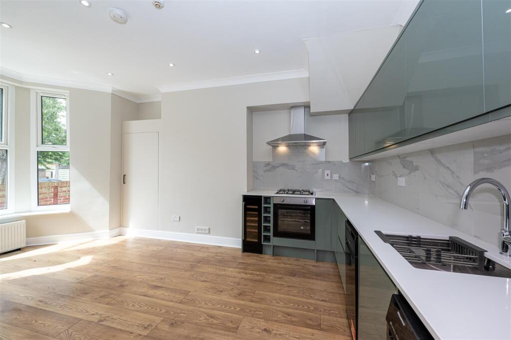 Apartment in London - View 4