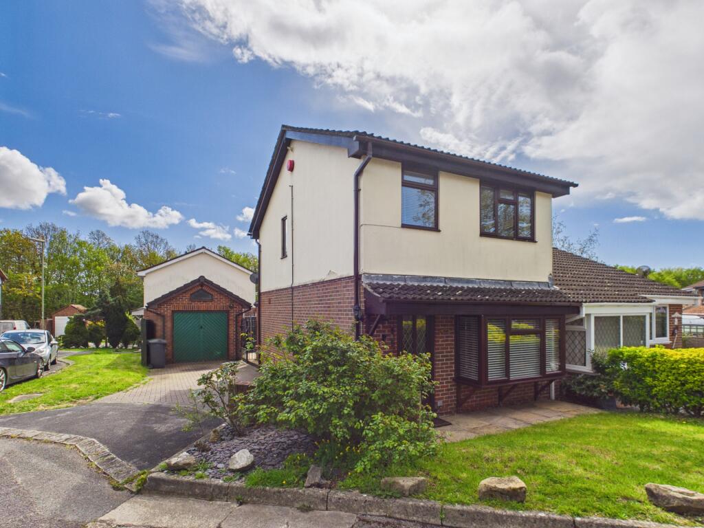 Main image of property: Cornbrook Grove, Waterlooville, PO7