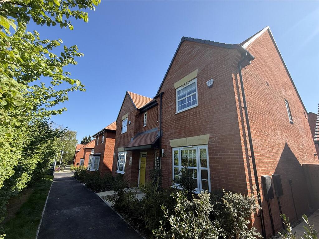 3-bed semi-detached on Plot 26, Winslow Park, Buckinghamshire, MK18, £375,000