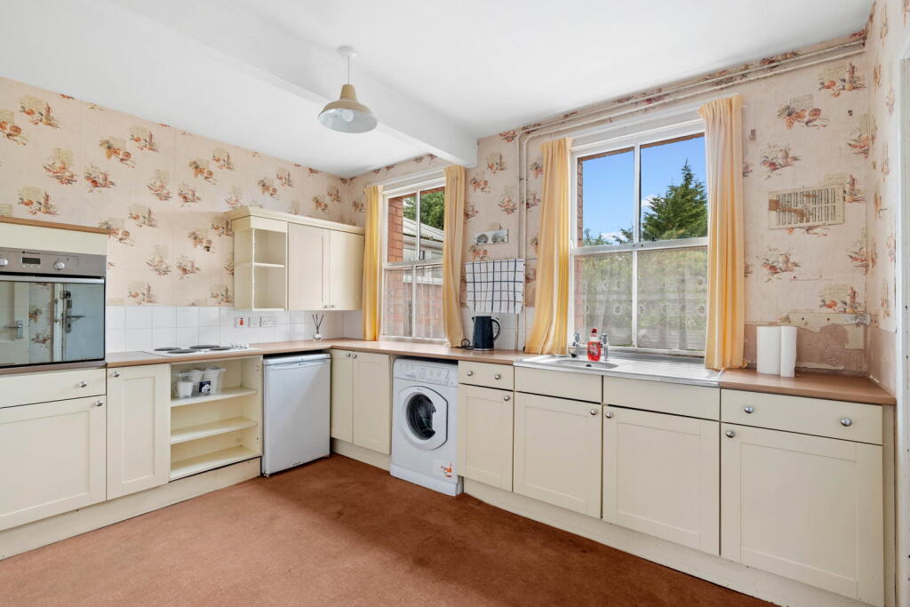 House in Worcester, Worcestershire - View 2