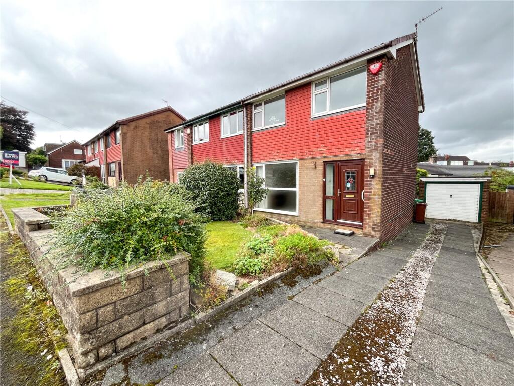 3-bed semi-detached on Link Road, Springhead, OL4, £220,000