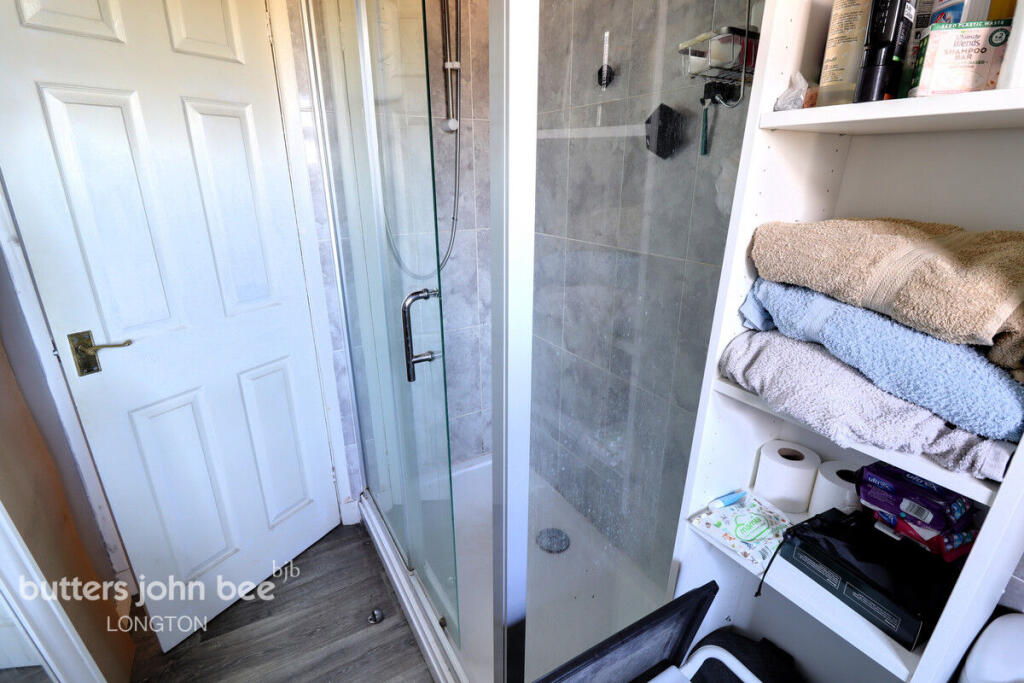 1-bed flat on Trentham Road, Stoke-On-Trent, £40,000