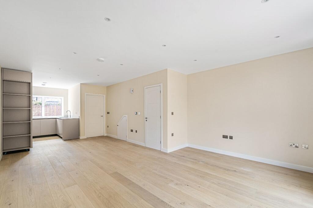 House in London - View 5