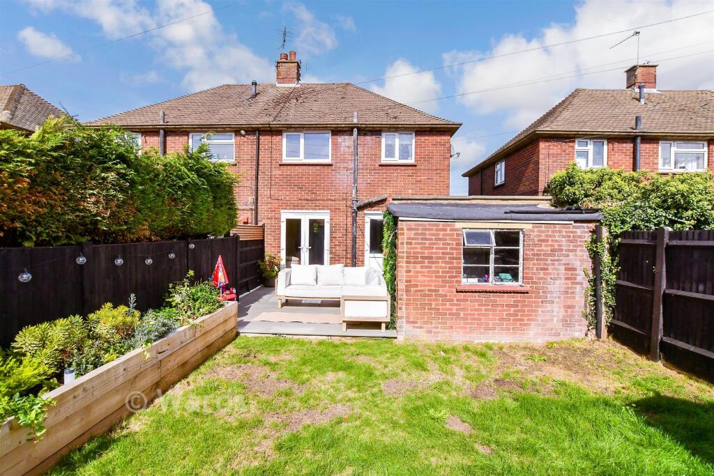 House in Maidstone, Loose - More