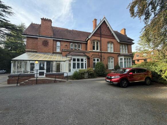 1 Manor Road - dental surgery entrance.jpg