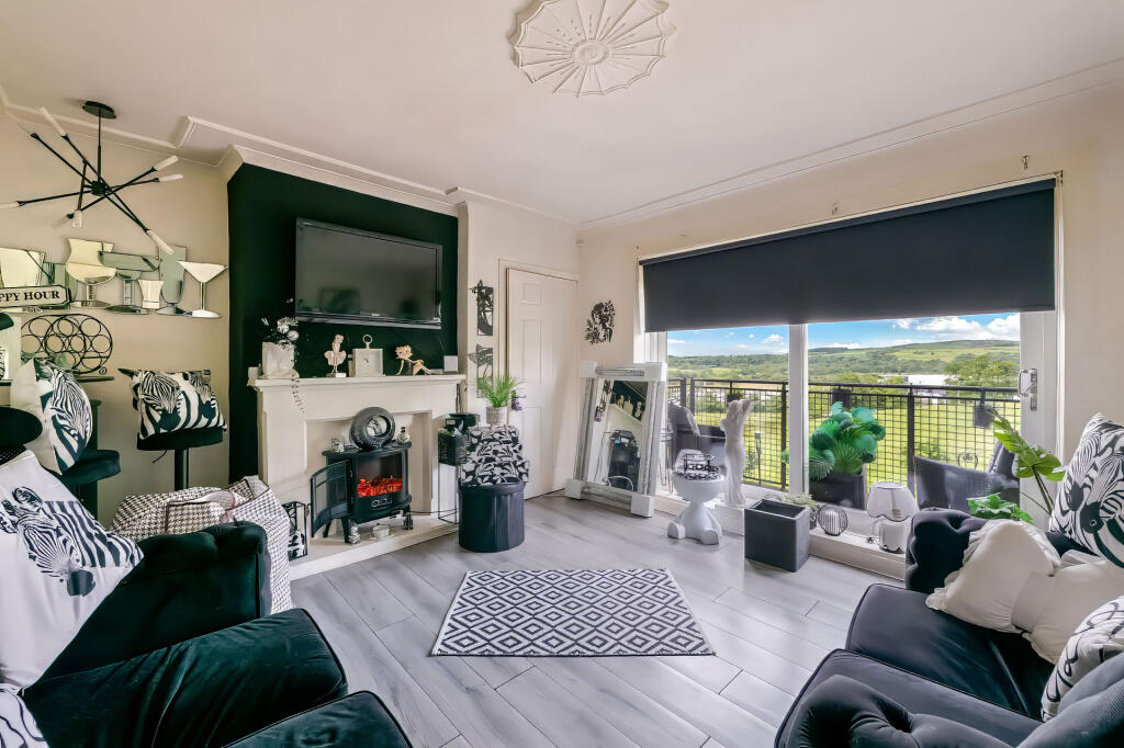 Valeview Terrace, Dumbarton photo 4