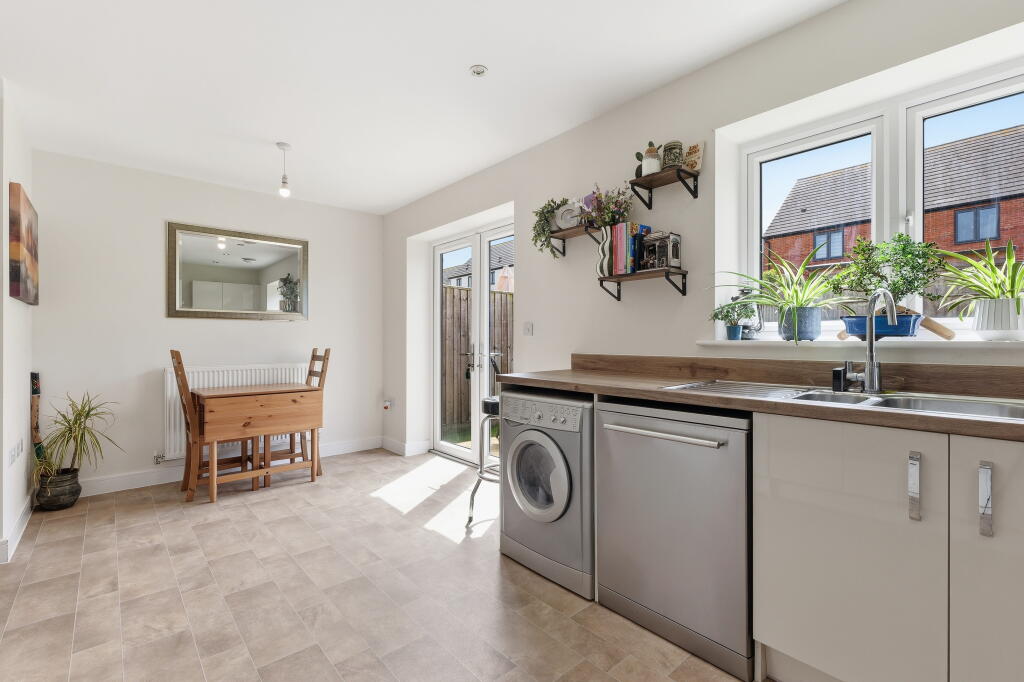 House in North East Derbyshire, Wingerworth - View 5