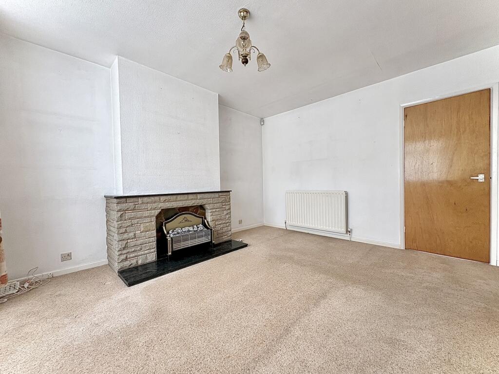 Camberley Crescent, ETTINGSHALL PARK, WV4 6QP photo 4