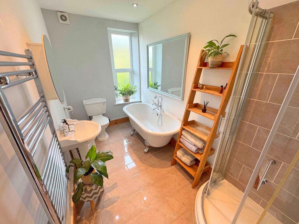 10 Tennyson Place, Hipperholme, HX3 8LQ photo 2