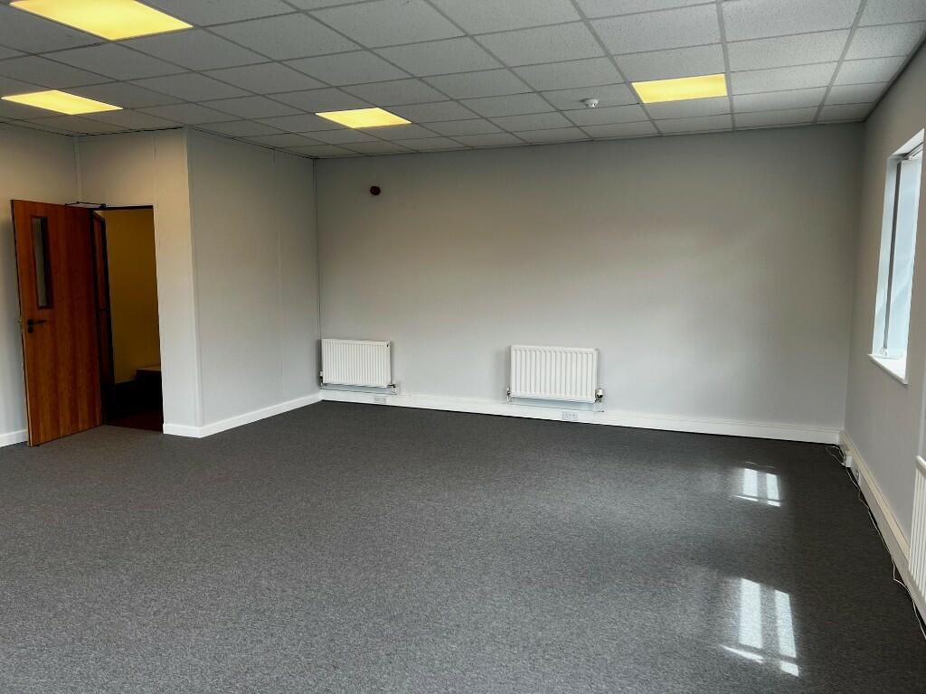 Suite E - 4