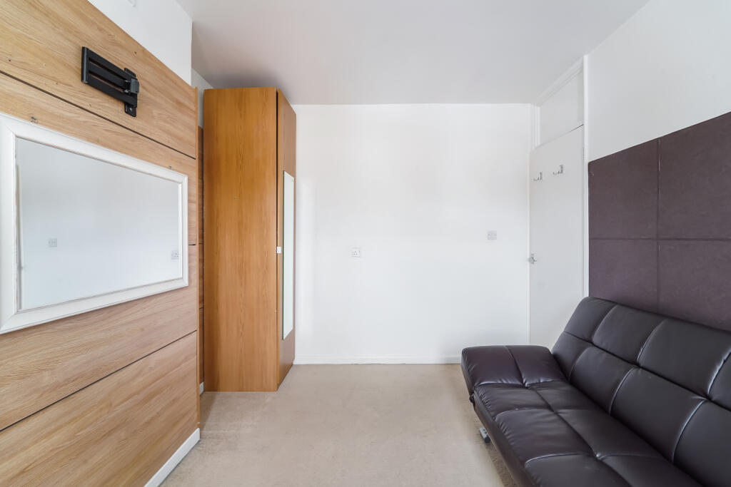Apartment in London, Stonecot, Rosehill - View 5