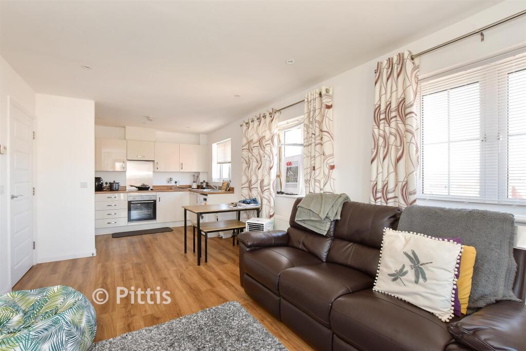 Apartment in Newport, Pan Meadows - View 5
