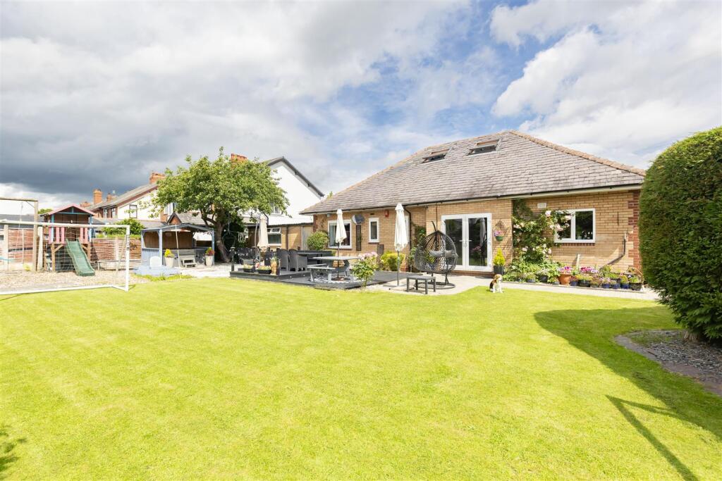 House in Preston - View 4