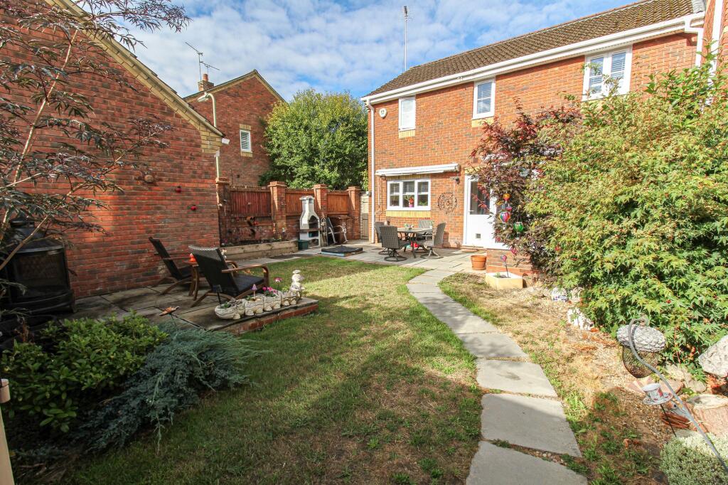 House in Guildford - View 2