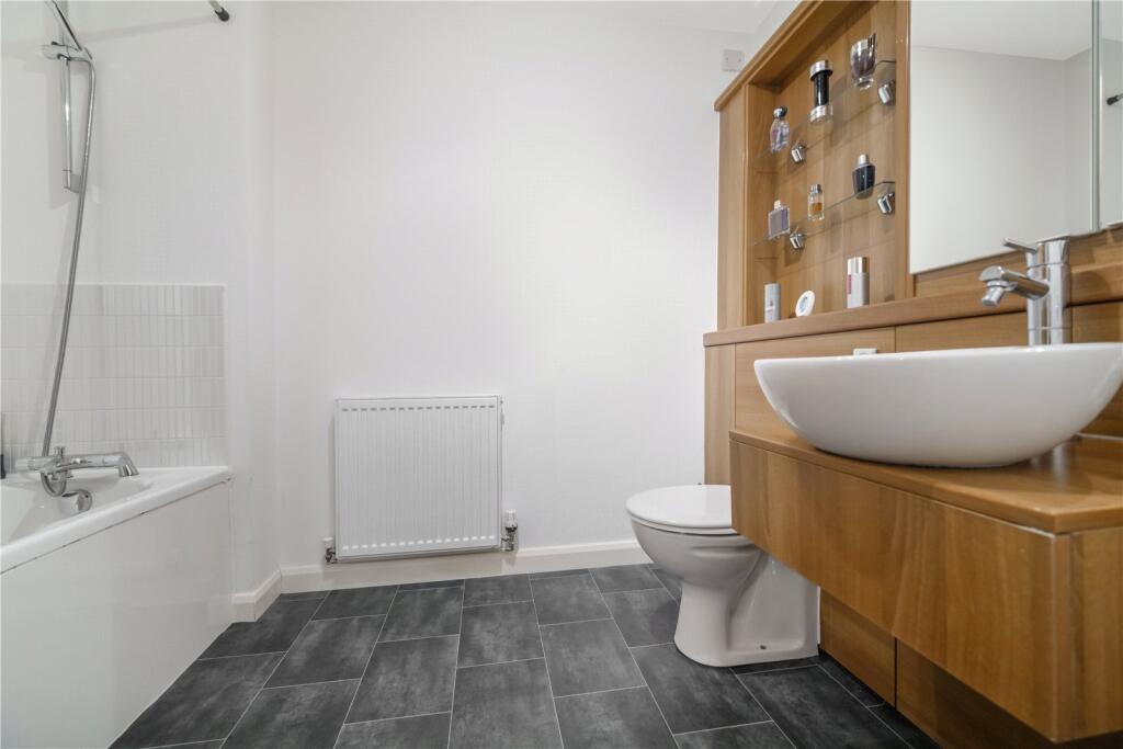 Apartment in Motherwell, North Lanarkshire - More