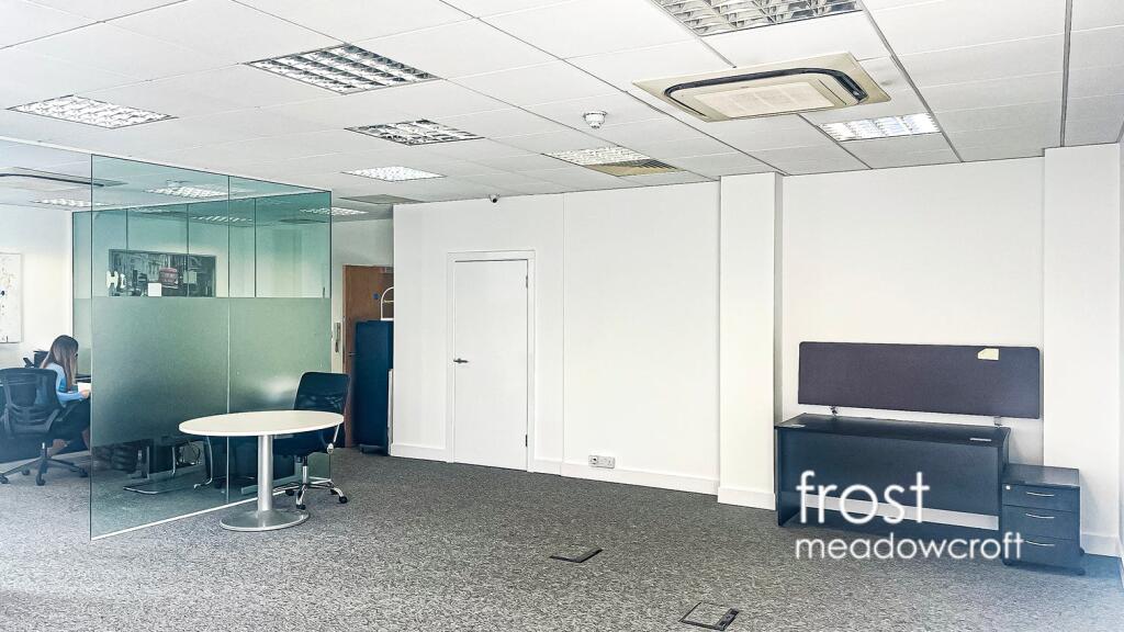 U5 2 Station Court Townmead Rd SW6 office 1.jpg