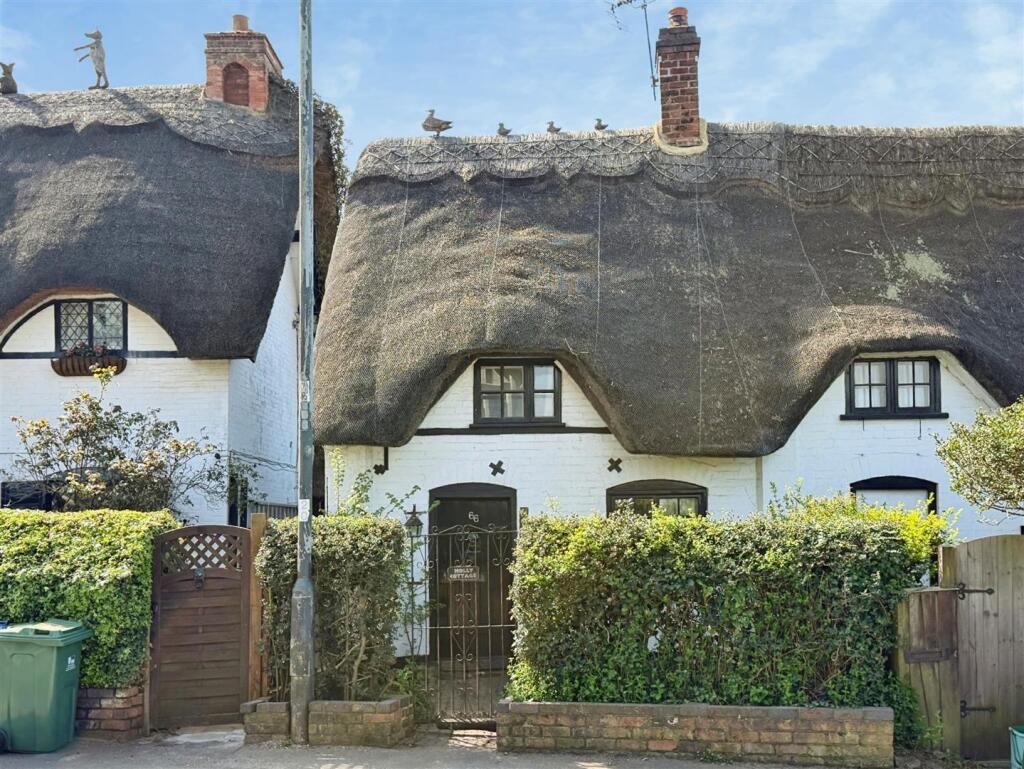 Main image of property: Southam Road, Radford Semele, Leamington Spa