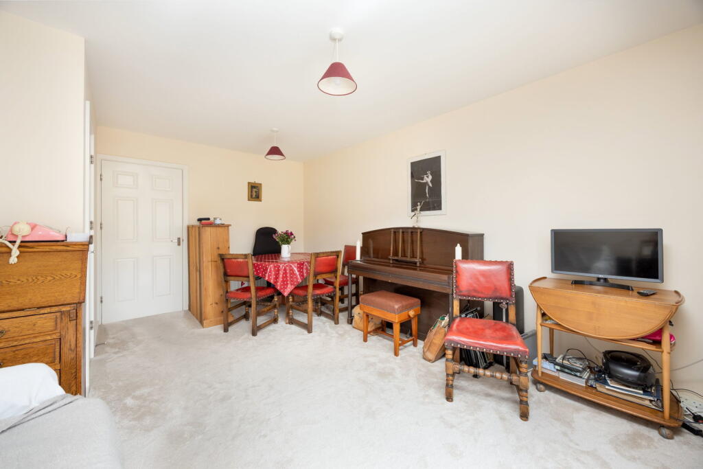 House in Swindon - View 5