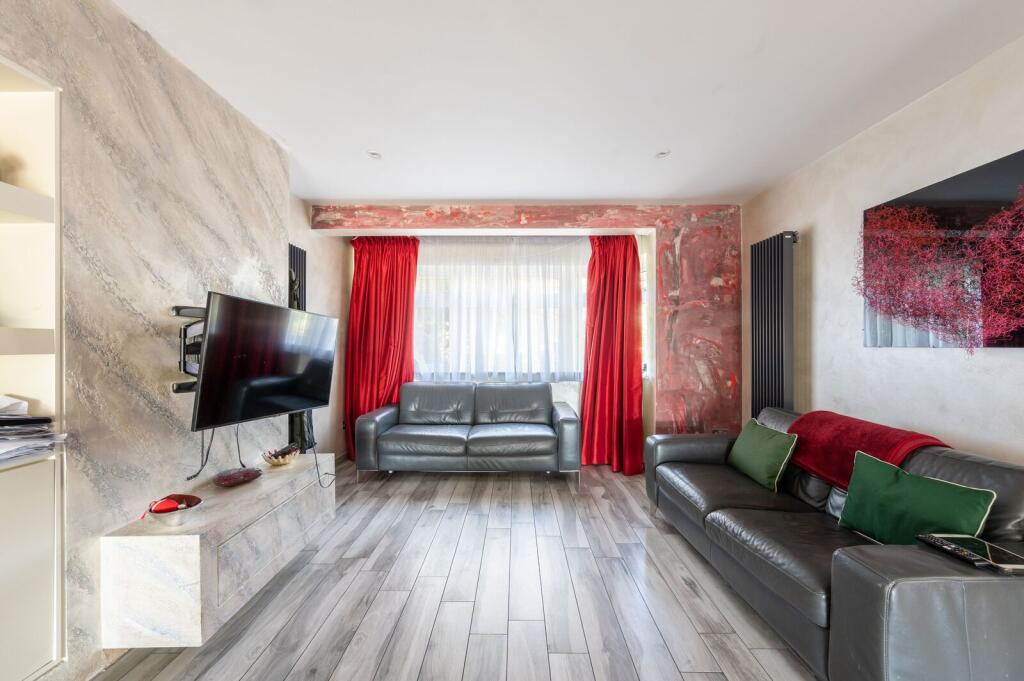 House in London - View 2